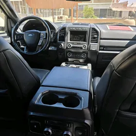 Ford Expedition 2019