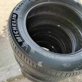 235 55 18 Michelin