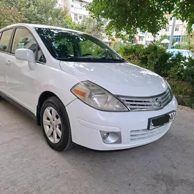 Nissan Versa 2012