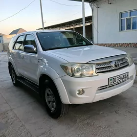 Toyota Fortuner 2012