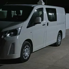 Toyota Hiace 2021