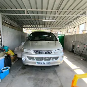 Hyundai H-1 2002