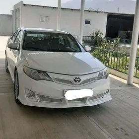 Toyota Camry 2014