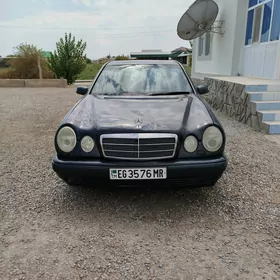 Mercedes-Benz E320 1998