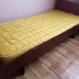 кровати две односпальные