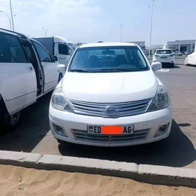 Nissan Versa 2011