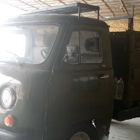 UAZ 452 1985