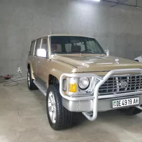 Nissan Patrol 1993