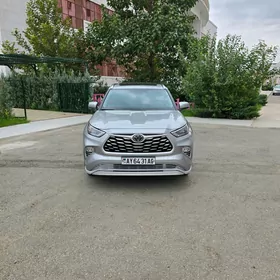 Toyota Highlander 2020