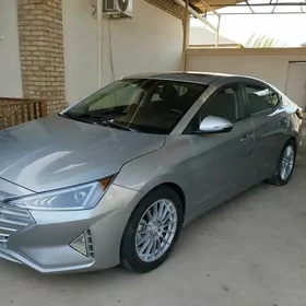 Hyundai Elantra 2020