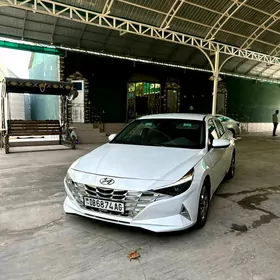 Hyundai Elantra 2022