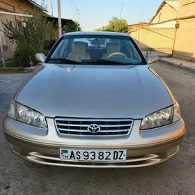 Toyota Camry 2001