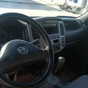 Nissan Urvan 2008