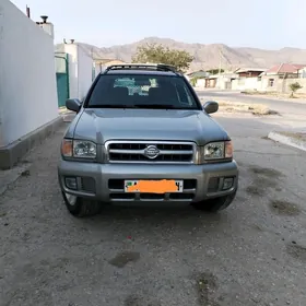 Nissan Pathfinder 2000