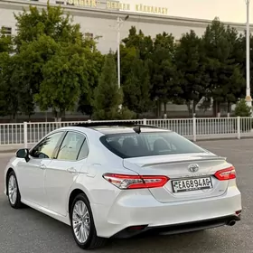Toyota Camry 2020