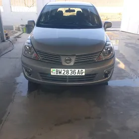 Nissan Versa 2012