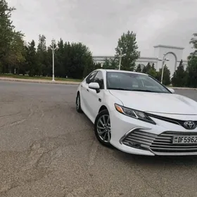 Toyota Camry 2021