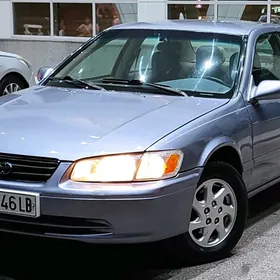 Toyota Camry 2000