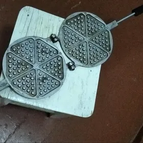 Вафельница для выпечки