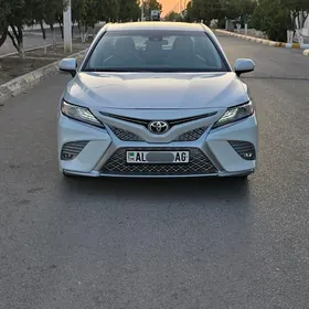 Toyota Camry 2019
