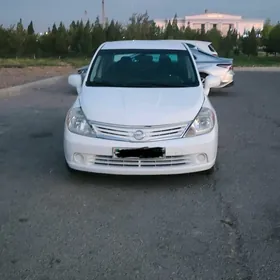 Nissan Versa 2010