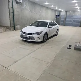Toyota Camry 2017