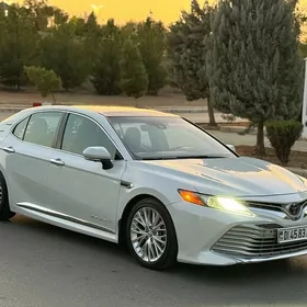 Toyota Camry 2018