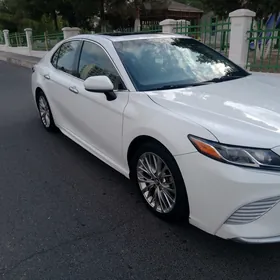 Toyota Camry 2018