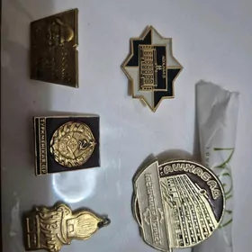 значки, часы