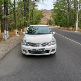 Nissan Versa 2010