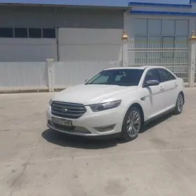 Ford Taurus 2018