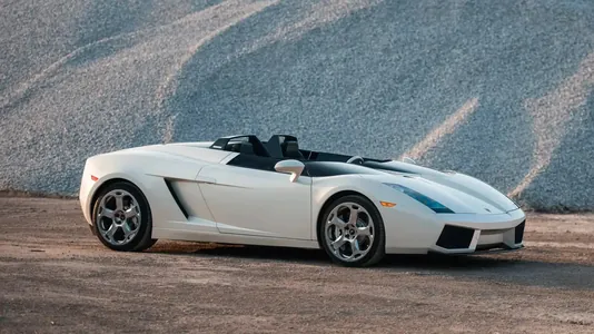 Lamborghini ýollarda hereket edip bilýän dünýäde ýeke-täk Gallardo Concept S-i görkezdi