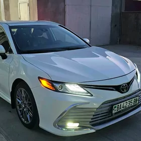 Toyota Camry 2019