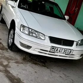 Toyota Camry 2001