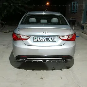 Hyundai Sonata 2011