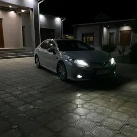 Toyota Camry 2020