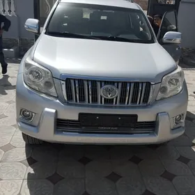 Toyota Land Cruiser Prado 2013