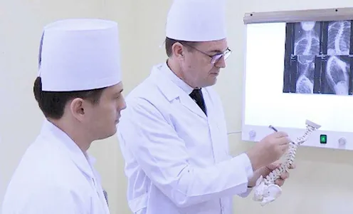Туркменские врачи впервые провели сложную нейрохирургическую операцию ребенку с ДЦП