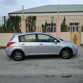 Nissan Versa 2010