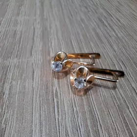 Золотые серьги