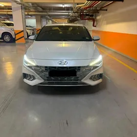 Hyundai Elantra 2022