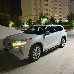 Toyota Highlander 2021