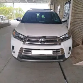 Toyota Highlander 2020