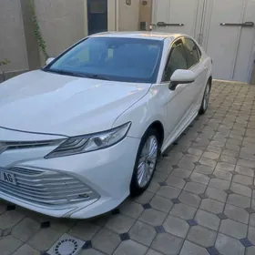 Toyota Camry 2018