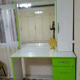 Aýnaly mebel
