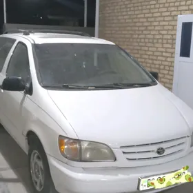 Toyota Sienna 2000