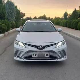 Toyota Camry 2021