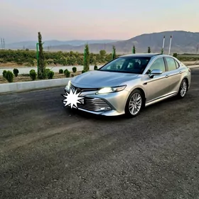 Toyota Camry 2018
