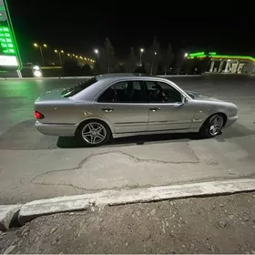 Mercedes-Benz E500 1996