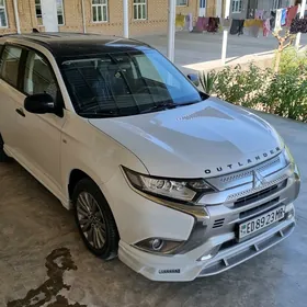 Mitsubishi Outlander 2022